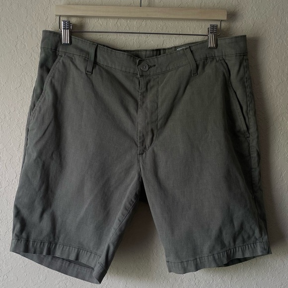 AG Adriano Goldschmied | Men's Wanderer Slim Shorts Size 35R Green Plaid - Picture 1 of 8